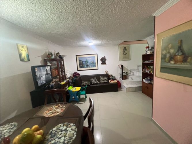 Casa de 4 alcobas en venta en Nueva Castilla, Bogotá, 95 m² · foto 3 de 24