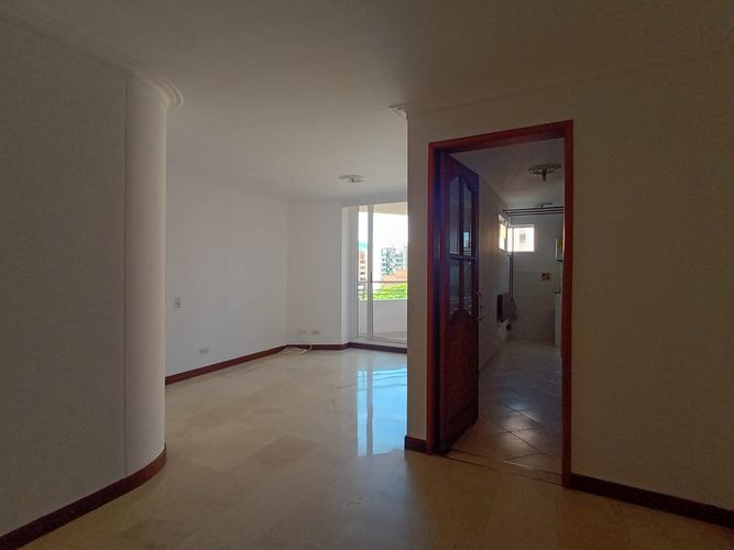 Apartamento de 3 alcobas en arriendo en Laureles, Medellín, 85 m² · foto 2 de 20
