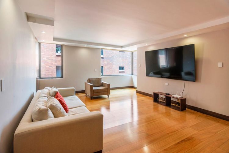 Apartamento de 3 alcobas en venta en Chicó Alto, Bogotá, 273 m² · foto 6 de 10