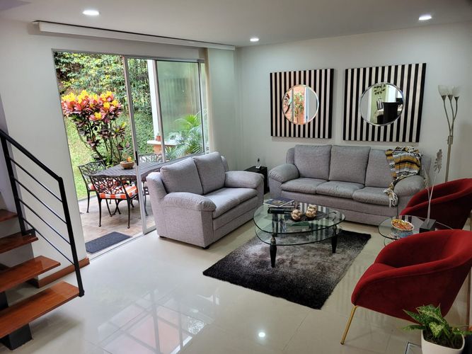 Casa de 3 alcobas en venta en El Poblado, Envigado, 230 m² · foto 11 de 19
