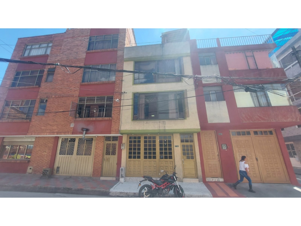 Casa en venta en Castilla, Bogotá · foto 4 de 24