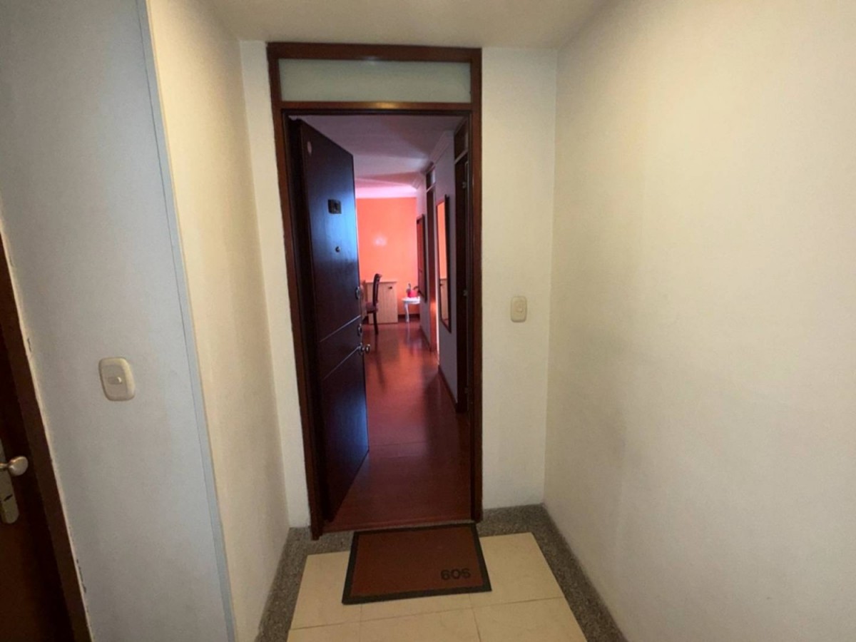 Apartamento en venta en Belalcazar, Bogotá · foto 3 de 24