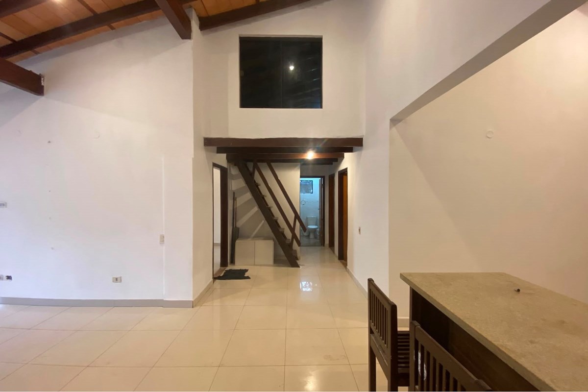 Casa-Alquiler-Carmelo Peralta casi Mcal. Estigarribia, Mariano Roque Alonso, Central — foto 3