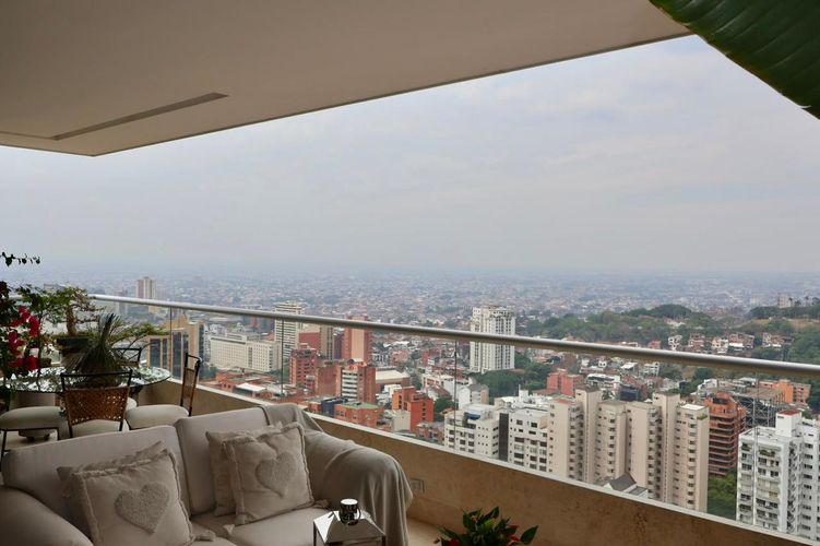 Apartamento de 3 alcobas en venta en Normandia, Cali, 286 m² · foto 7 de 8