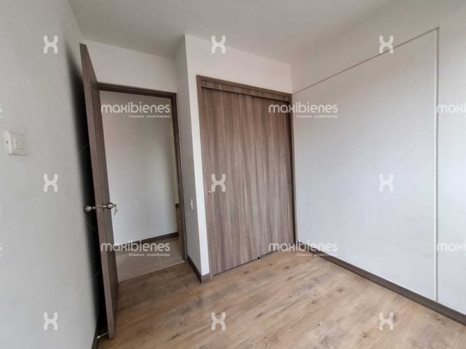 Apartamento de 3 alcobas en venta en Las Lomitas, Sabaneta, 72 m² · foto 5 de 8