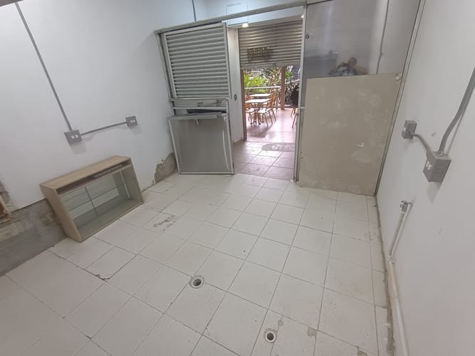 Local en arriendo en La Candelaria, Medellín, 17 m² · foto 4 de 8