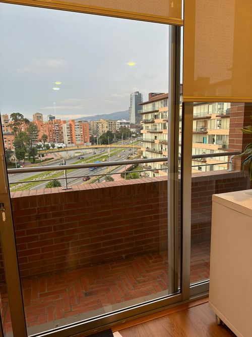 Apartamento de 1 alcoba en arriendo en Chico Norte, Bogotá, 56 m² · foto 3 de 12