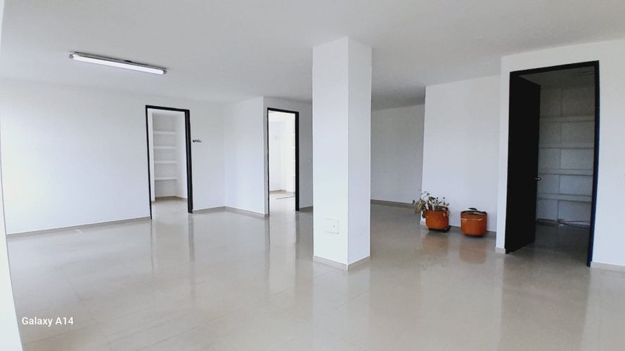 Edificio en arriendo en Prados Del Limonar, Cali, 200 m² · foto 4 de 24