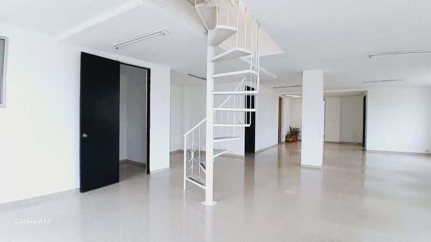 Edificio en arriendo en Prados Del Limonar, Cali, 200 m² · foto 18 de 24