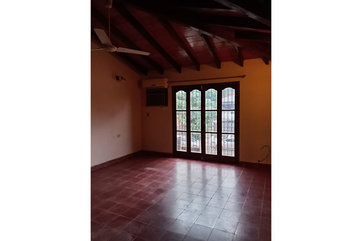 Casa-Alquiler-Mercedes Grau casi Tte Chirife, Mbachio II, Lambaré, Central — foto 3