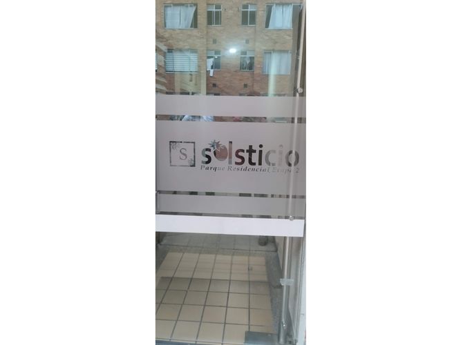 Apartamento de 3 alcobas en venta en Zona Franca, Bogotá, 53 m² · foto 2 de 24