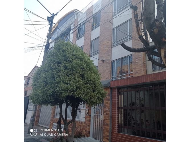 Apartamento de 3 alcobas en venta en Marsella, Bogotá, 62 m² · foto 2 de 14