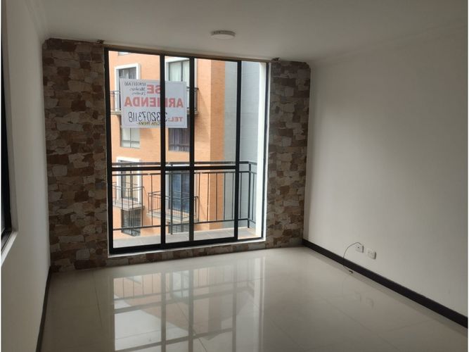 Apartamento de 3 alcobas en venta en Conjunto Residencial Villas De Alcala, Madrid, 60 m² · foto 4 de 22