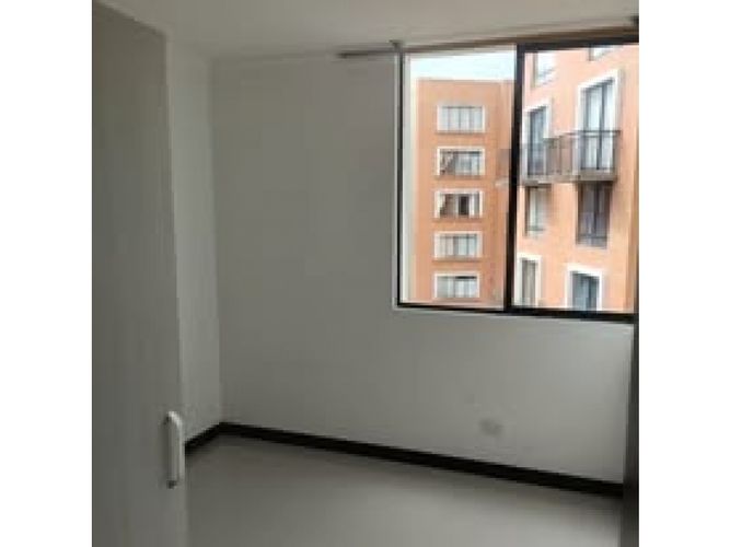 Apartamento de 3 alcobas en venta en Conjunto Residencial Villas De Alcala, Madrid, 60 m² · foto 14 de 22