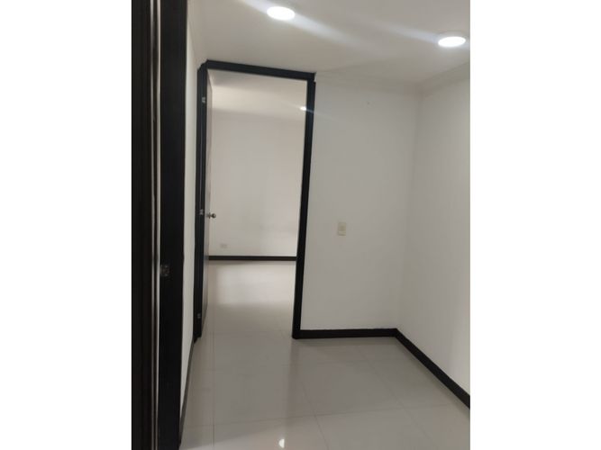 Apartamento de 3 alcobas en venta en Conjunto Residencial Villas De Alcala, Madrid, 60 m² · foto 18 de 22