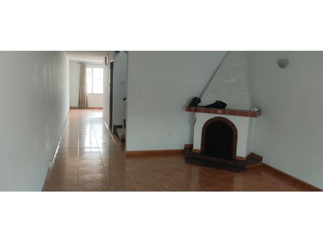 Casa en venta en Modelia, Bogotá · foto 2 de 24