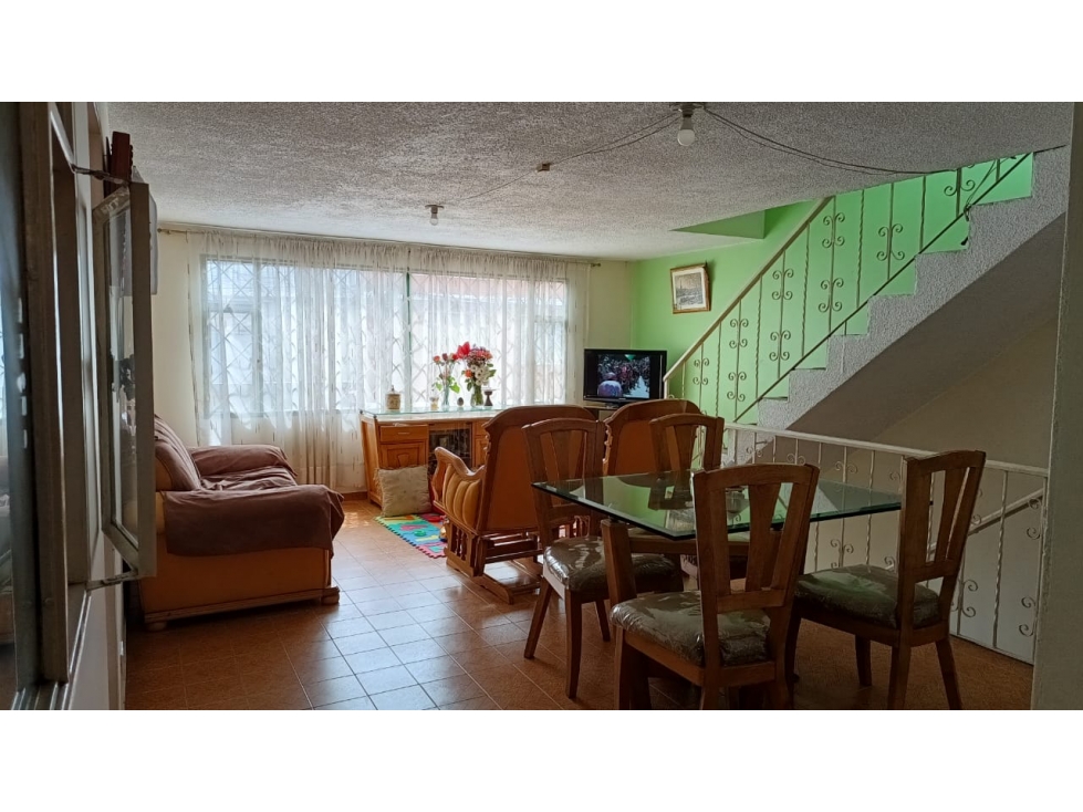 Casa en venta en Fontibon, Bogotá · foto 2 de 24