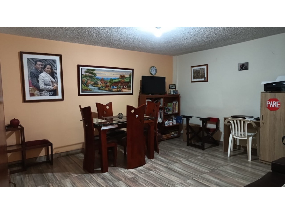 Casa en venta en Fontibon, Bogotá · foto 3 de 24