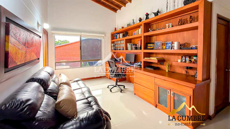 Casa de 3 alcobas en arriendo en San Lucas, Medellín, 180 m² · foto 8 de 17