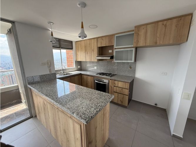 Apartamento de 2 alcobas en arriendo en Vía Las Palmas, Medellín, 80 m² · foto 2 de 16