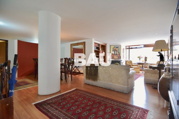 Apartamento de 2 alcobas en venta en Santa Barbara Occidental, Bogotá, 152 m² · foto 3 de 20