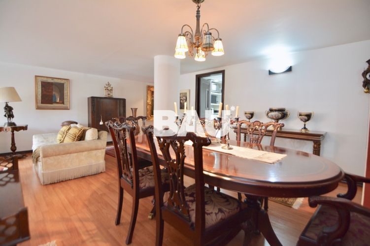 Apartamento de 2 alcobas en venta en Santa Barbara Occidental, Bogotá, 152 m² · foto 10 de 20