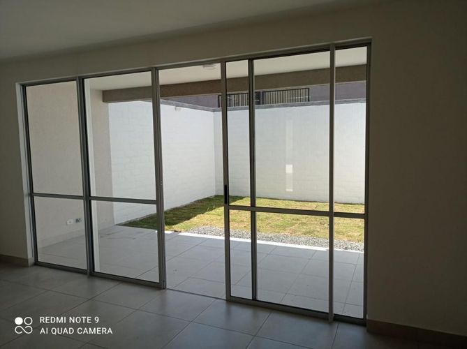 Casa de 3 alcobas en venta en Ciudad Country, Jamundí, 117 m² · foto 2 de 24