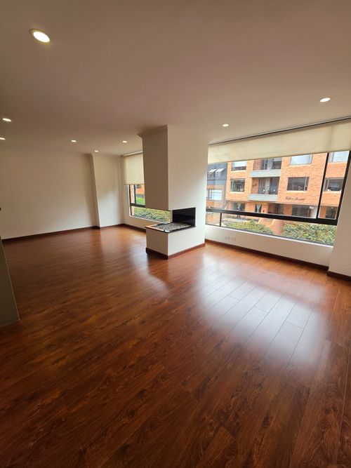 Apartamento de 3 alcobas en venta en Navarra, Bogotá, 105 m² · foto 3 de 18