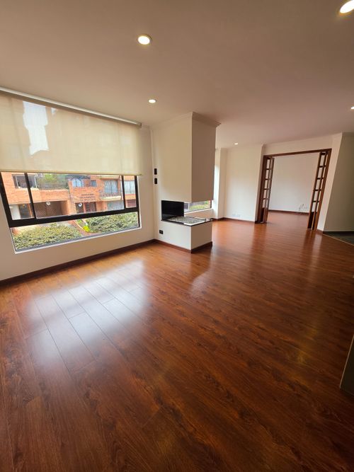 Apartamento de 3 alcobas en venta en Navarra, Bogotá, 105 m² · foto 2 de 18
