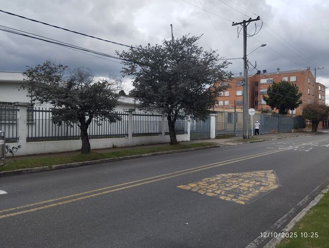 Casa de 18 alcobas en venta en Tierra Linda, Bogotá, 1200 m² · foto 8 de 8