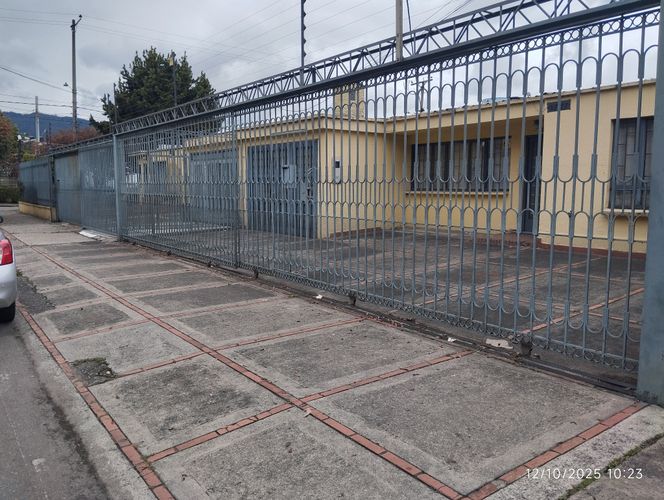 Casa de 18 alcobas en venta en Tierra Linda, Bogotá, 1200 m² · foto 4 de 8