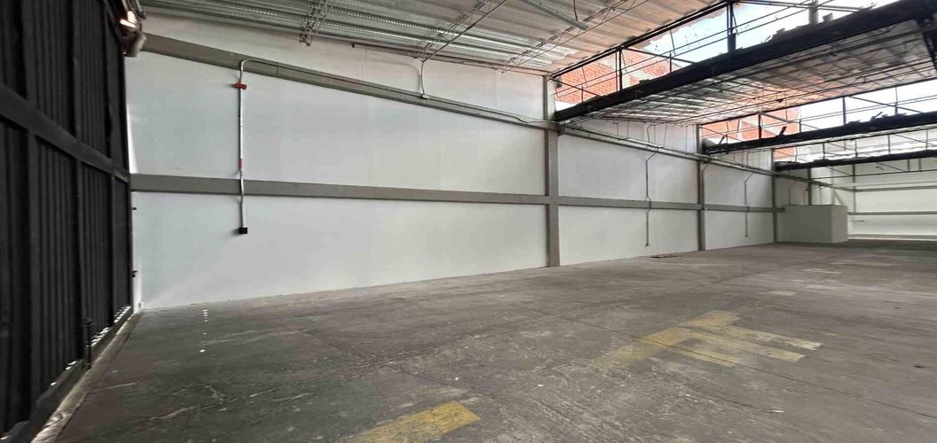 Bodega en arriendo en Romelia Alta, Dosquebradas, 670 m² · foto 3 de 18