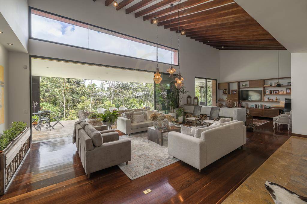 4BR House in El Poblado (550 m²) for Sale - 4