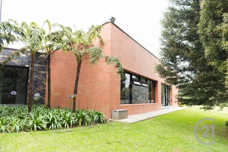 Casa de 4 alcobas en venta en El Poblado, Envigado, 550 m² · foto 5 de 22