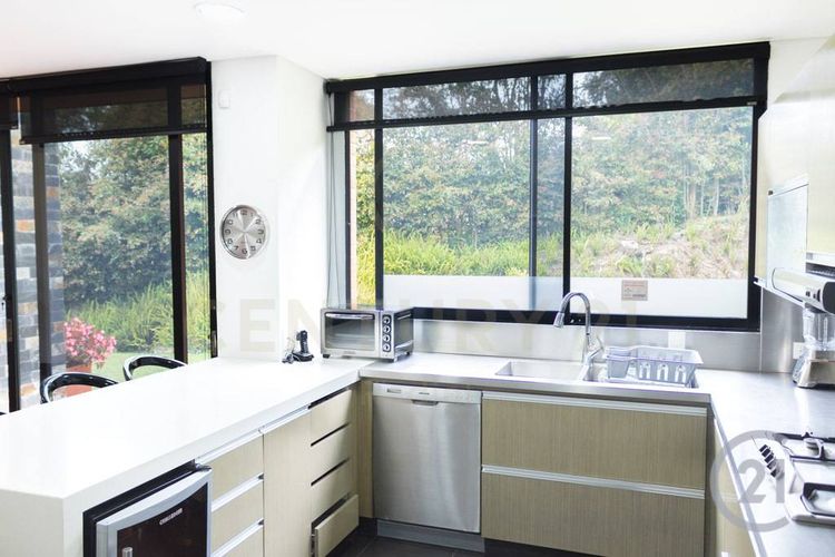 Casa de 4 alcobas en venta en El Poblado, Envigado, 550 m² · foto 10 de 22