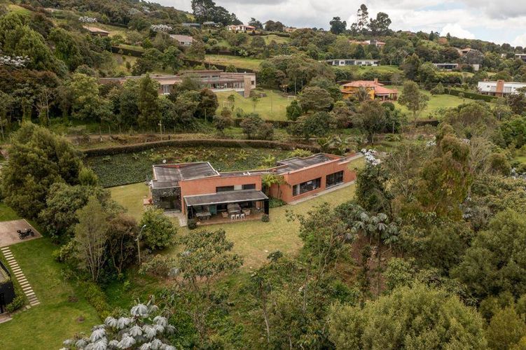 Casa de 4 alcobas en venta en El Poblado, Envigado, 550 m² · foto 19 de 22