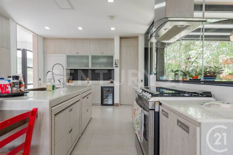 Casa de 4 alcobas en venta en Transversal Superior, Medellín, 384 m² · foto 3 de 23