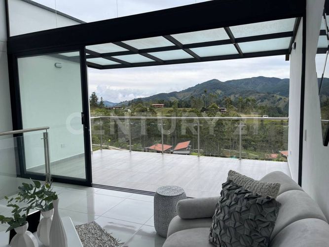 Casa de 4 alcobas en venta en Pantanillo, El Retiro, 361 m² · foto 11 de 23