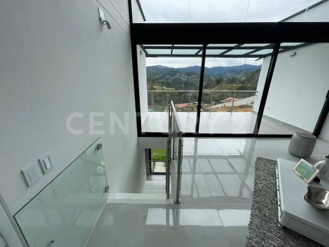 Casa de 4 alcobas en venta en Pantanillo, El Retiro, 361 m² · foto 18 de 23