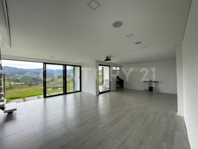 Casa de 4 alcobas en venta en Pantanillo, El Retiro, 361 m² · foto 19 de 23