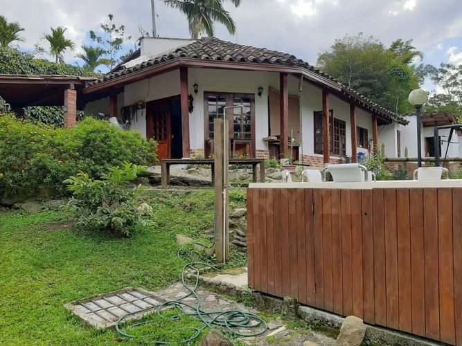 Casa de 4 alcobas en venta en Monte Verdi, Envigado, 194 m² · foto 2 de 15