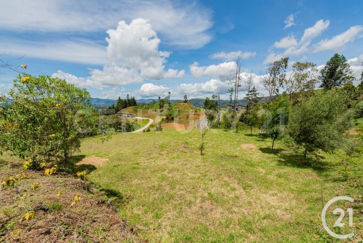 Lote en venta en El Tablazo, Rionegro, 2471 m² · foto 3 de 9