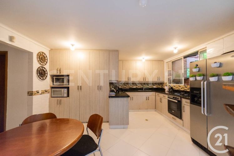 Casa de 4 alcobas en venta en El Poblado, Medellín, 415 m² · foto 23 de 24