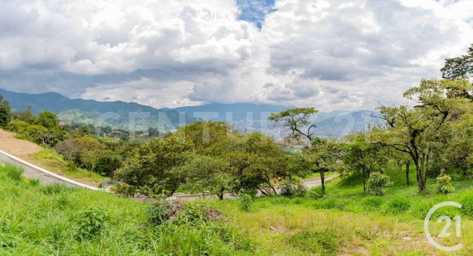 Lote en venta en Escobero, Envigado, 500 m² · foto 2 de 12