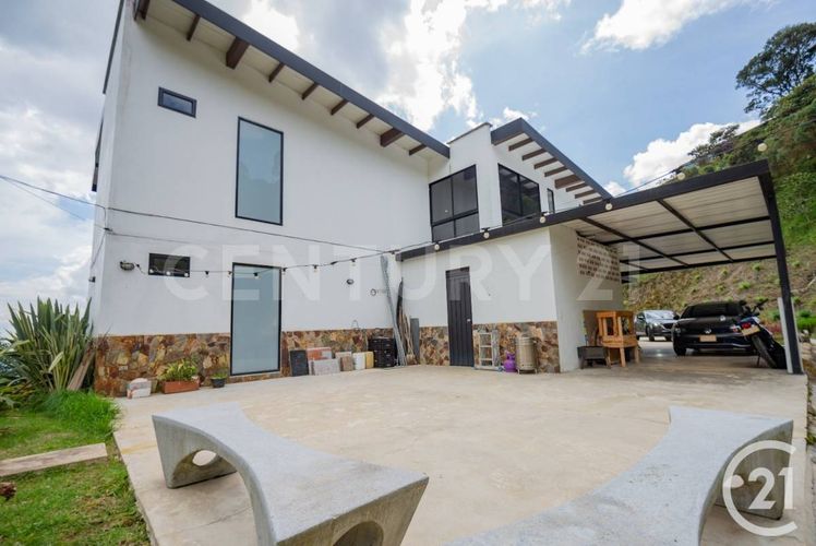 Casa de 4 alcobas en venta en Vallano, Envigado, 450 m² · foto 22 de 23