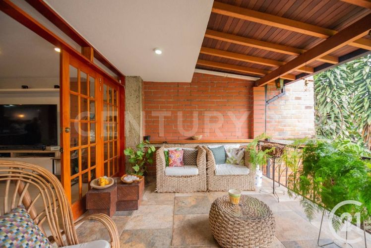 Casa de 3 alcobas en venta en Lombardia, Envigado, 230 m² · foto 2 de 21