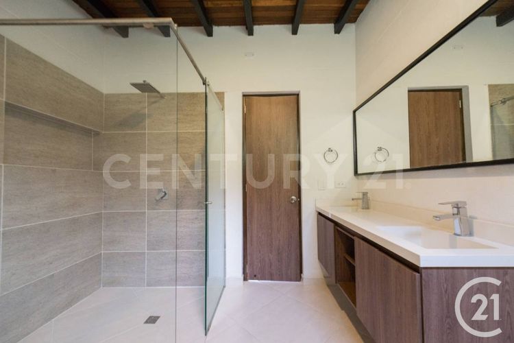 Casa de 3 alcobas en venta en Santa Rosa De Lima, Medellín, 275 m² · foto 18 de 23