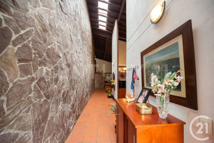 Casa de 4 alcobas en venta en Carrizales, Envigado, 281 m² · foto 2 de 24