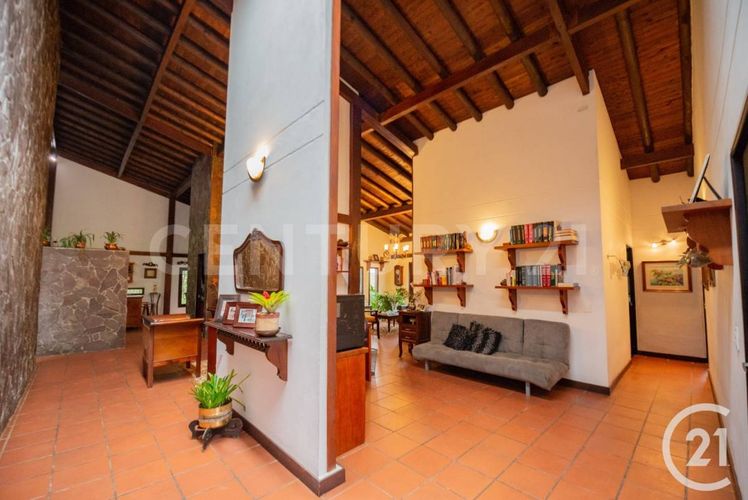 Casa de 4 alcobas en venta en Carrizales, Envigado, 281 m² · foto 3 de 24
