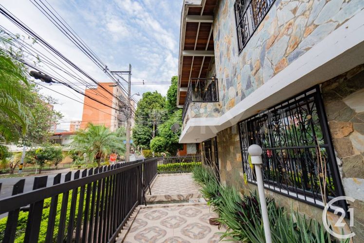 Casa de 5 alcobas en venta en La Castellana, Medellín, 276 m² · foto 4 de 20